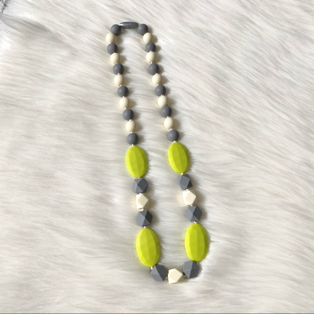(💛2/$30) New Silicone Teething Necklace for baby & Mom
